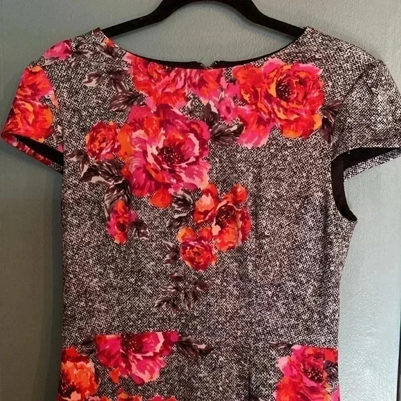 Betsy Johnson size 6 - pencil dress with cap sleeves - black and white - Picture 2 of 10